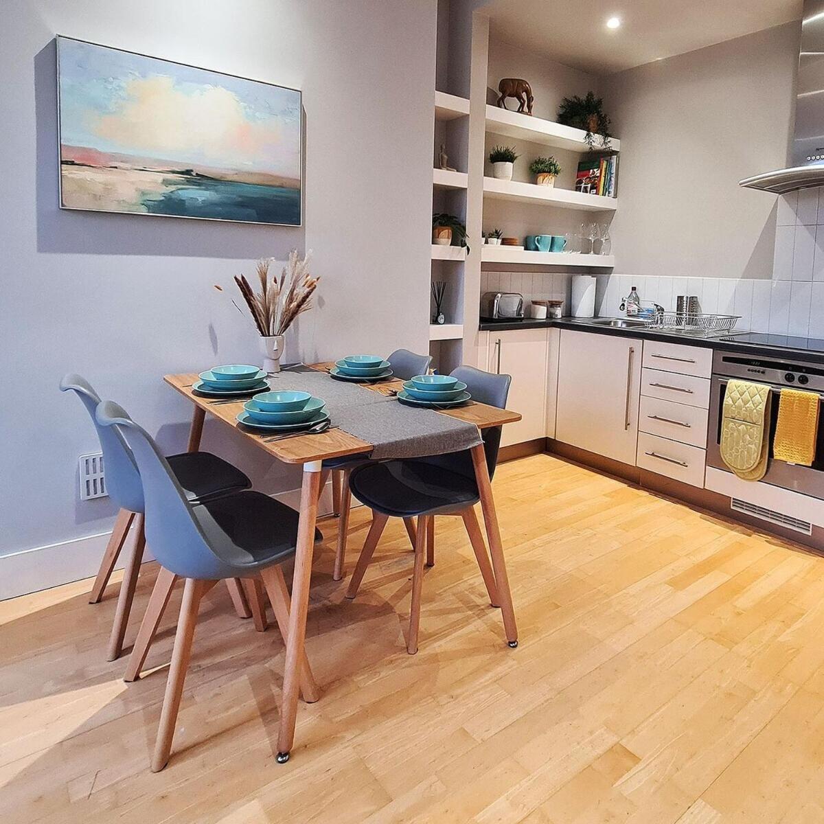 1-Bed Apartment, Close To Kensington Olympia With Free Wi-Fi & Netflix 伦敦 外观 照片