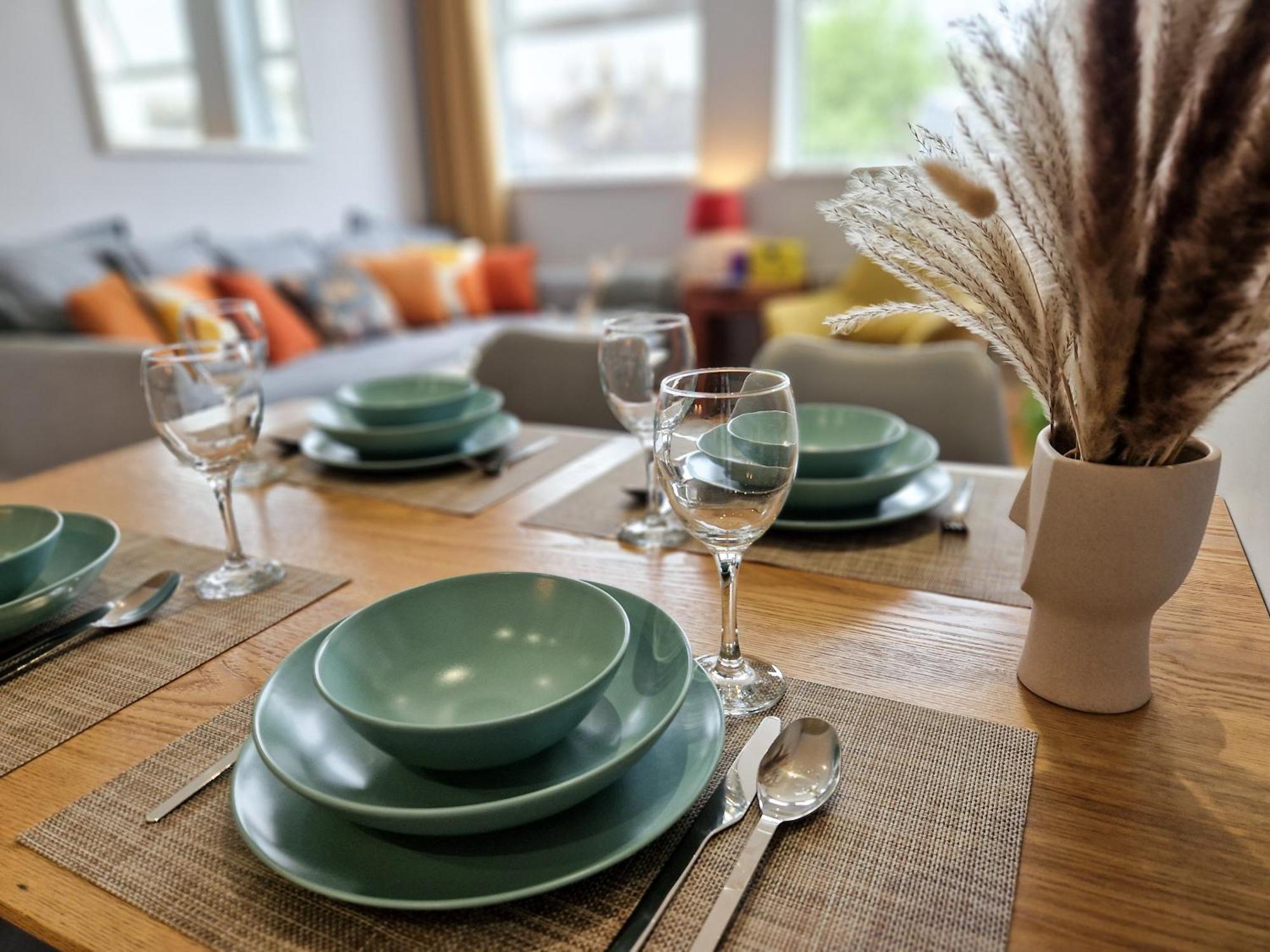 1-Bed Apartment, Close To Kensington Olympia With Free Wi-Fi & Netflix 伦敦 外观 照片