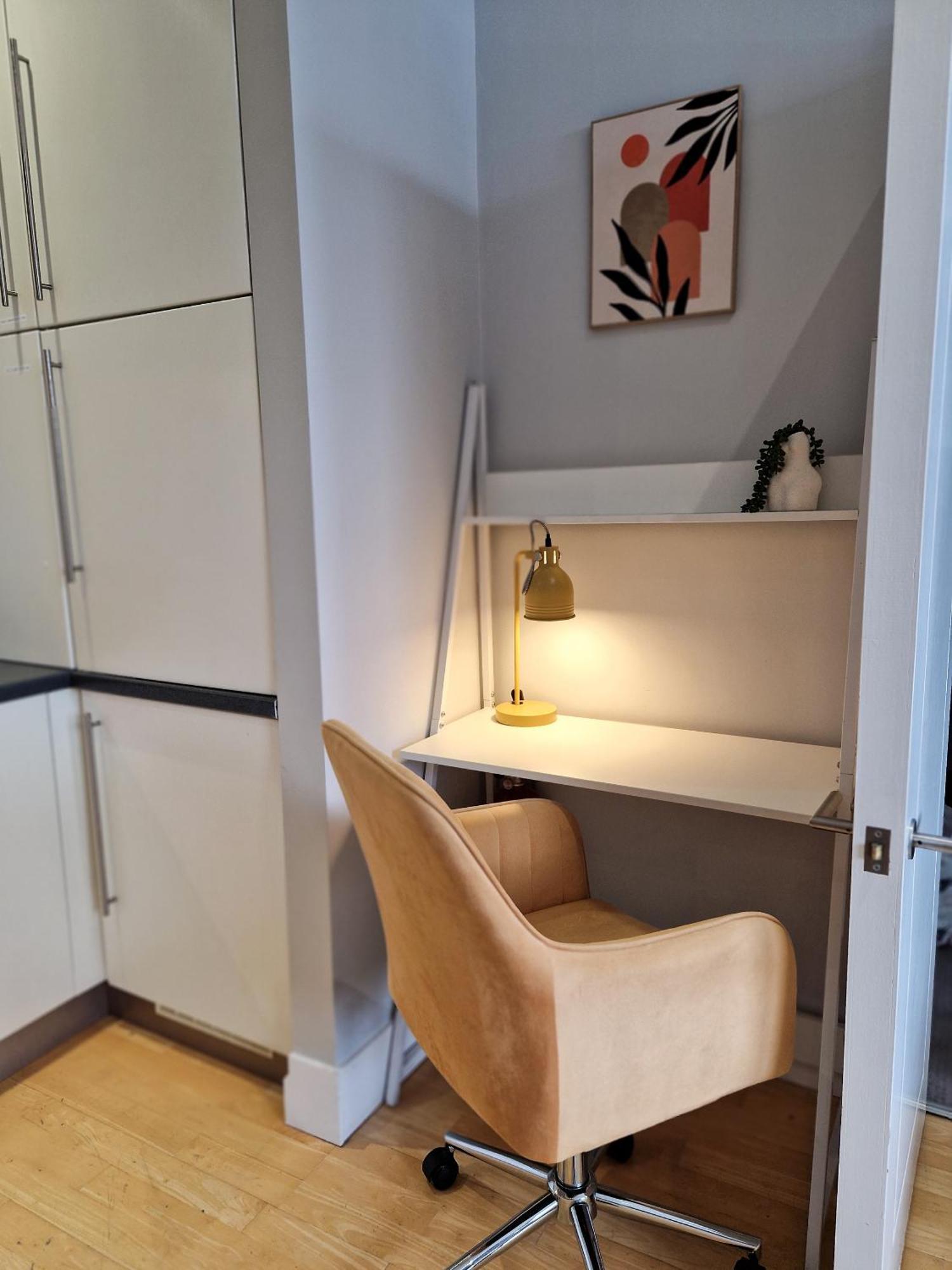 1-Bed Apartment, Close To Kensington Olympia With Free Wi-Fi & Netflix 伦敦 外观 照片