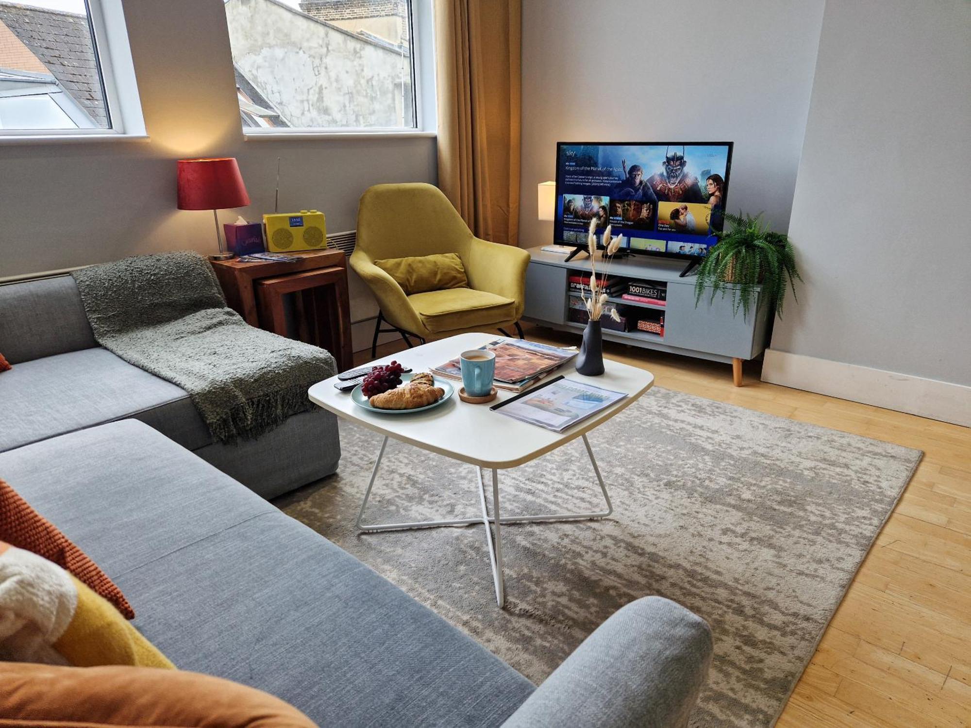 1-Bed Apartment, Close To Kensington Olympia With Free Wi-Fi & Netflix 伦敦 外观 照片