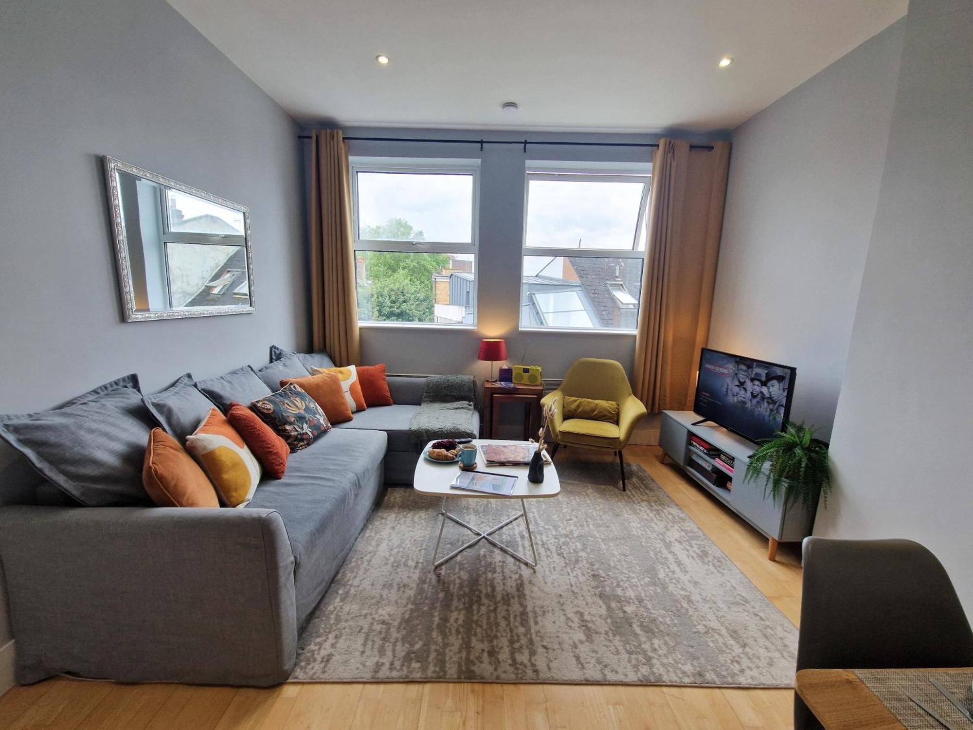 1-Bed Apartment, Close To Kensington Olympia With Free Wi-Fi & Netflix 伦敦 外观 照片
