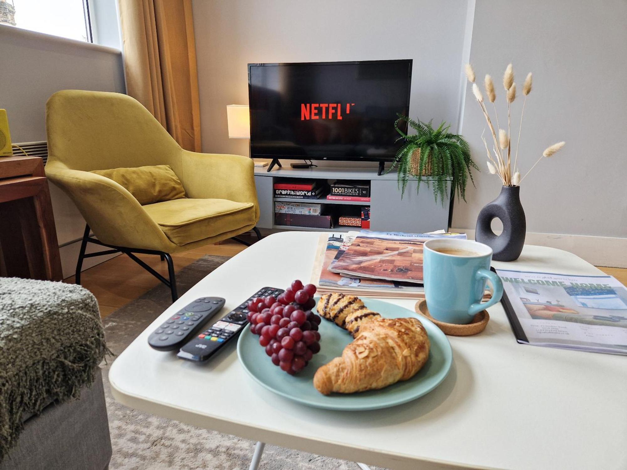 1-Bed Apartment, Close To Kensington Olympia With Free Wi-Fi & Netflix 伦敦 外观 照片